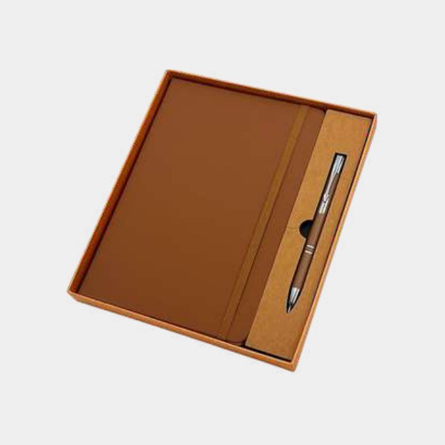 Cognac-tan A5 elastic notebook with metal pen in a colour-matched tray