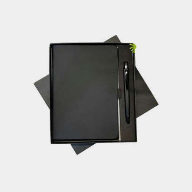 Black A5 elastic notebook with a matching black-barrel pen