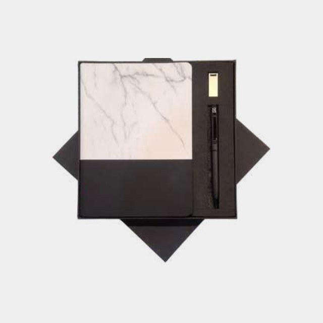 Marble-effect notebook with a gold-finish 16 GB USB drive and metal pen